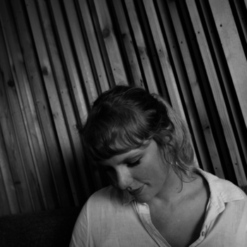 Taylor Swift – My Tears Ricochet (The Long Pond Studio Sessions) (Folklore: The Long Pond Studio Sessions (From The Disney+ Special) 2020)