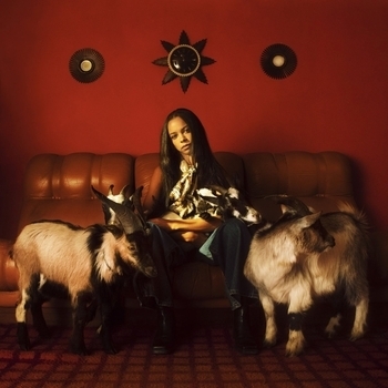 Tsha – Sister (Capricorn Sun 2022)