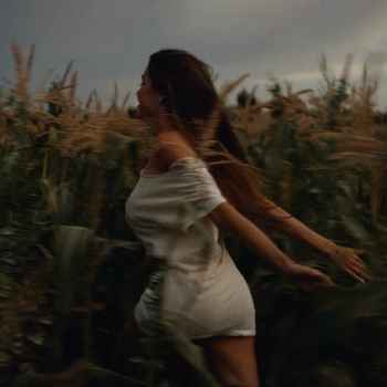 Madison Beer – Home To Another One (Silence Between Songs 2023)