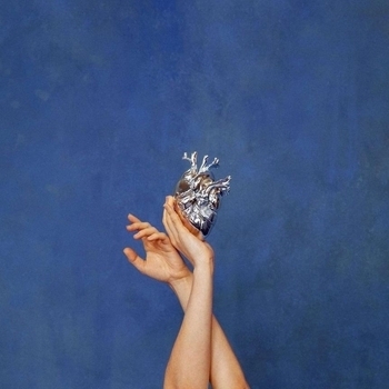 Aurora – Earthly Delights (What Happened To The Heart 2024)