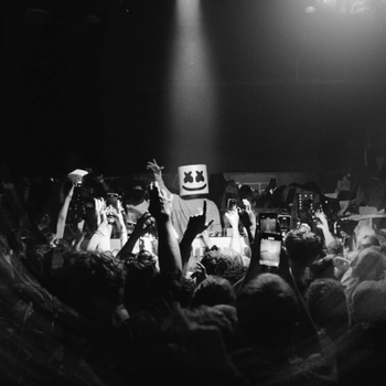 Marshmello, Faangs – Lights On (The Roots 2024)