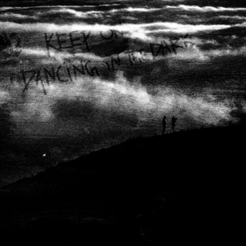 Ivoxygen – Keep On Dancing in the Dark
