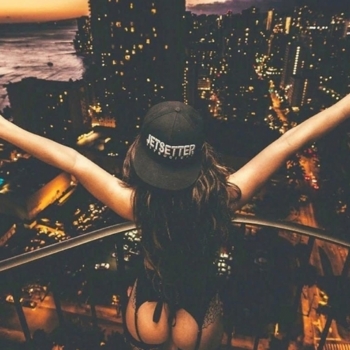 DEELIZE – Poco De Loco