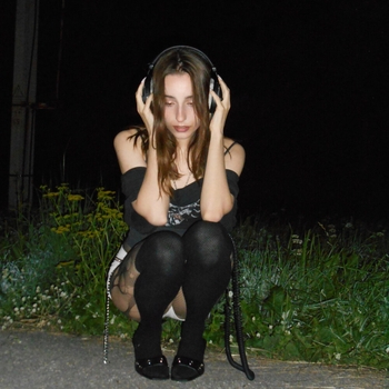 Olya Holiday – Memory Glitch