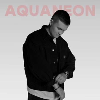 Aquaneon – О ней