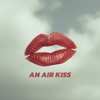 Deep House – An air kiss