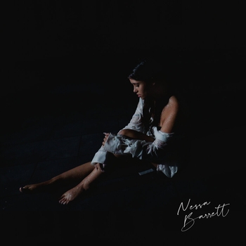 Nessa Barrett – Pain