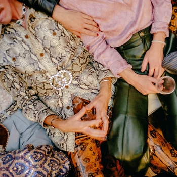 Parcels – Famous (Single Version)