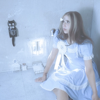 Isabel LaRosa – Hate Myself For Loving You