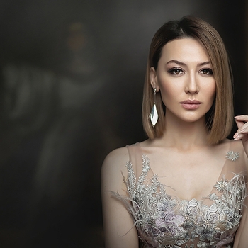 Лола (Lola) и Конста (Konsta) – Схидама (Chidama) (2024)