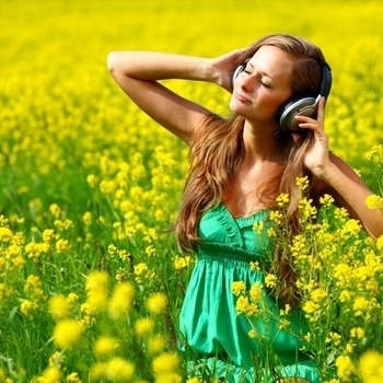 Ayelle – Breaking and Healing (Музыка для хорошего настроения 2022)