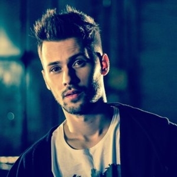 Sllash – Greetings Humans (Paul Damixie Remix)