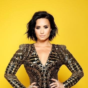 Demi Lovato – Tell Me You Love Me (Rock Version)