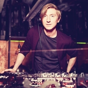 Deadbeats – swing me like a hip hop song