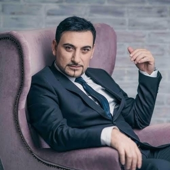 Grigory Esayan – Sev Achqer (2025)