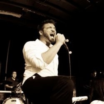 Broken Iris – Broken Inside