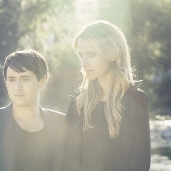 Blondfire – A Million Miles