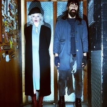 Uffie – Make it Hott (Crystal Castles remix)