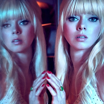 Chromatics – Disintegration (мелодия из сериала "Твин Пикс" / "Twin Peaks") (3 сезон)