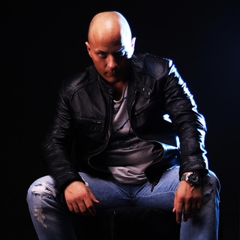 Crew 7 – Give Into The Bass (Hans-O-Matik Dutch Mix) (Hans-O-Matik Dutch Mix)