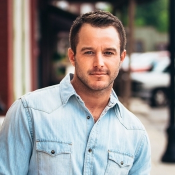 Easton Corbin – This Feels a Lot Like Love (All Over the Road 2012)