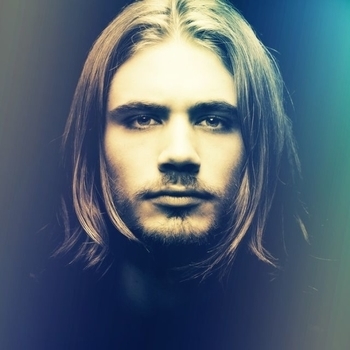 Michael Calfan (Майкл Кальфан)