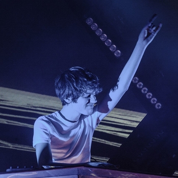 Madeon and Ellie Goulding – Stay Awake (2014)