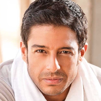 12 – Mohamed Hamaki - Ahla Haga Fi
