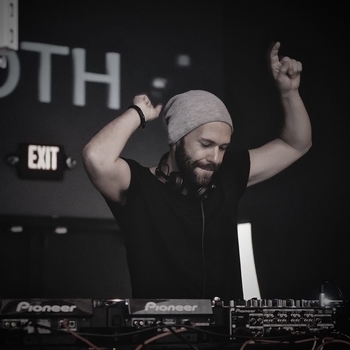 Mind-X – Sensation Seekers (Martin Roth NuStyle Remix)