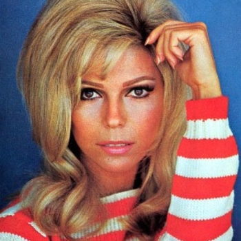Frank Sinatra feat Nancy Sinatra – Somethin Stupid (2011)