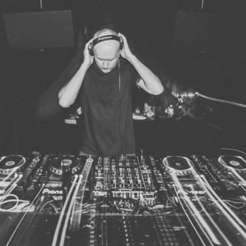 Baeka – Right At It (Michel Cleis Deeper Remix)