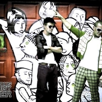 Uss – Broken Smile