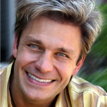 Vic Mignogna – Towards the Light