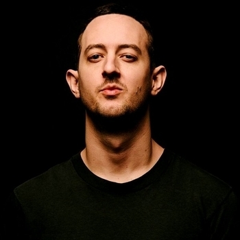 Wolfgang Gartner – Menage A Trois (Weekend In America 2011)