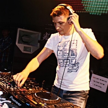 Yuri Kane – Right Back (Craving & Howe Remix)