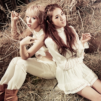 2YOON – Black Swan (feat. 낯선)
