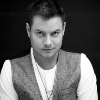 Bartek Wrona – Hugo