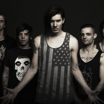Claps For Caroline – Breaking the Dancefloor
