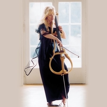 Caroline Lavelle