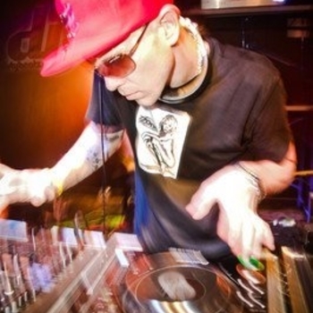 Curtis B – Step Back feat. KillNM (Breaks Mix)