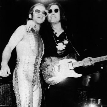 Elton John – Lucy In The Sky With Diamonds