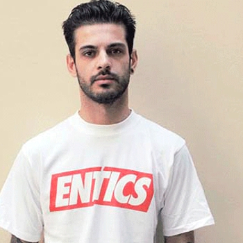 Entics – In aria (feat. Guè Pequeno)