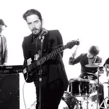 Electric Litany – Minute
