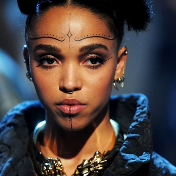 FKA Twigs – Fallen Alien (Magdalene 2019)