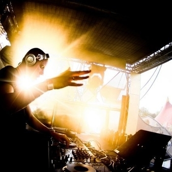 Frontliner & Max Enforcer – We Forget To Live