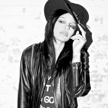 Fefe Dobson – White Line Runaways (Музыка из фильма "Небеременная / Unpregnant")