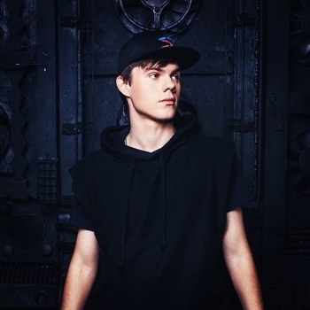 falkon – Sound Wave 190 [June 24 2013] (Guest Mix by Pig & Dan) @ KISS FM 2.0  more info@ falkon.topdj.ua/falkon.pdj.com