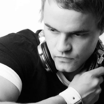 Genix – Moments (Original Mix)