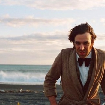 Tiga – Luxury (Feat. Gonzales)