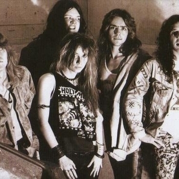 Holy Moses – Dog Eat Dog